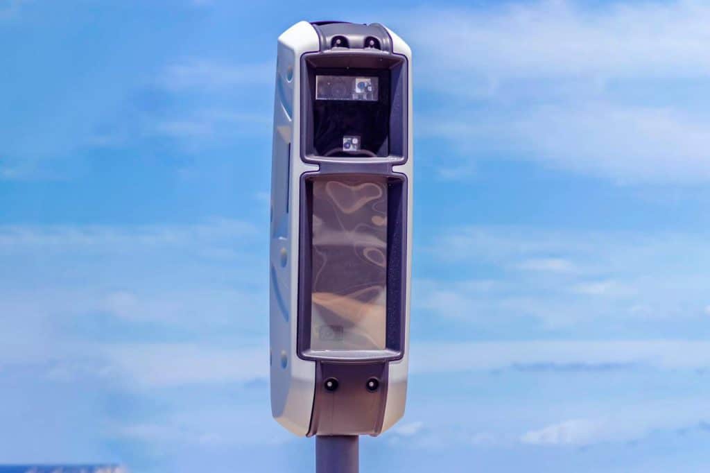 auto « ils vont analyser nos moindres gestes ». voici ces nouveaux radars automatiques qui vont nous flasher à tout va !