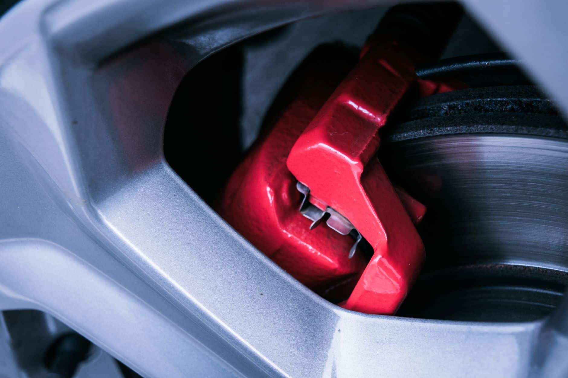 Freinage régénératif voiture hybride recharge batterie automatique