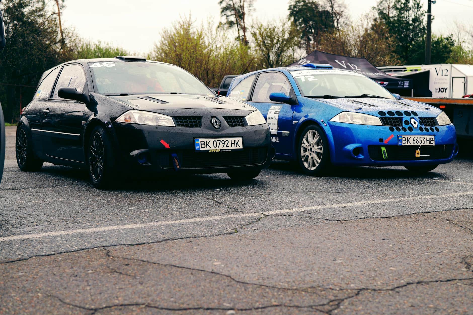 Megane 3 RS bleue en action sur circuit automobile