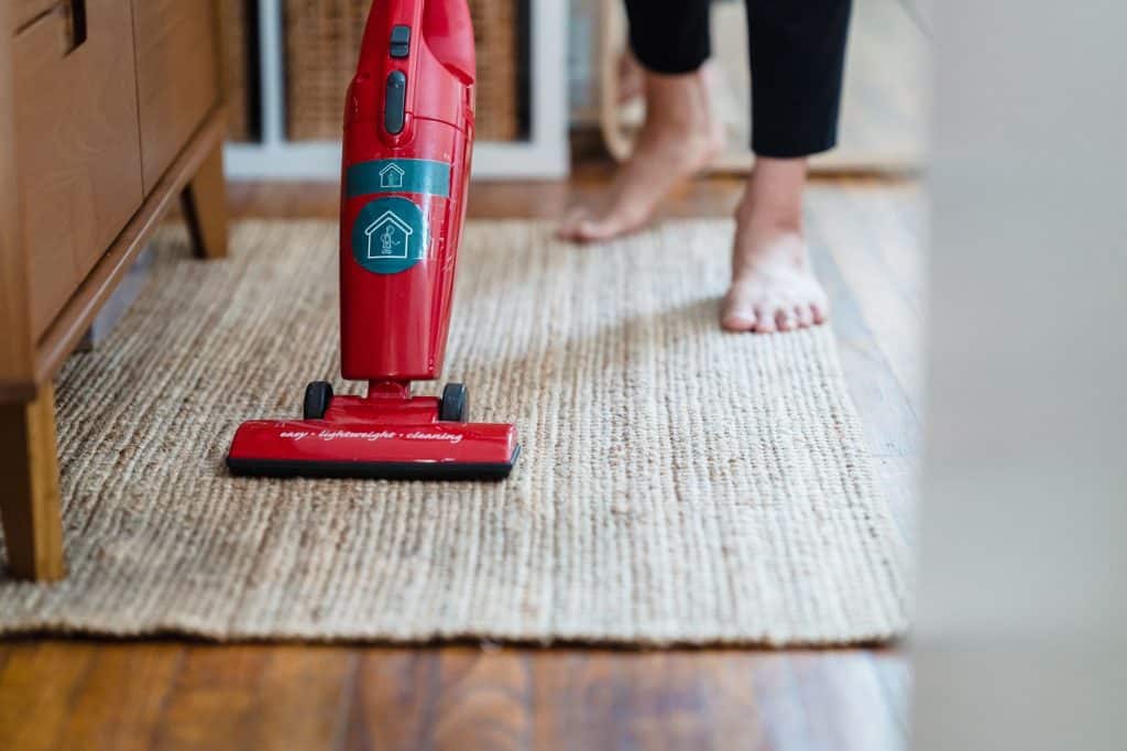 Aspirateur voiture professionnel eau et poussière utilisé en atelier de détailing