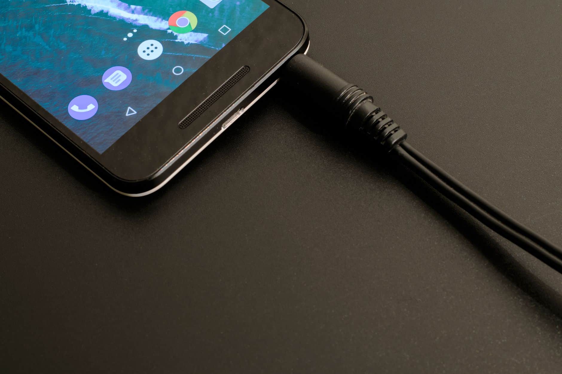 Application Tesla paramètres charge batterie Model 3 smartphone